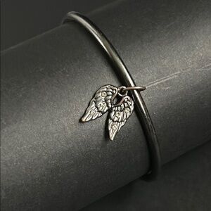 Women’s vintage dark gray/silver tone angel wing crystal charm bracelet one size